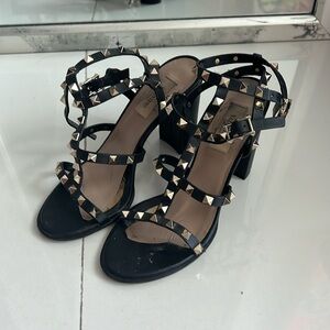 Valentino ROCKSTUD ANKLE STRAP SANDAL 90 MM